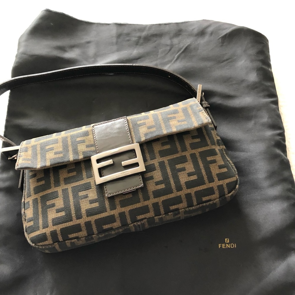 COPY - Fendi baguette bag